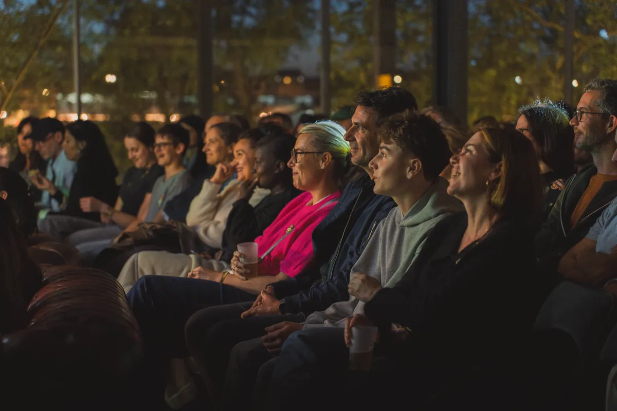 Séminaire d'entreprise avec spectacle de stand-up animé par La Marelle à Bordeaux